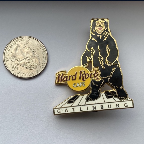 Hard rock Café pin Gatlinburg - Picture 2 of 7